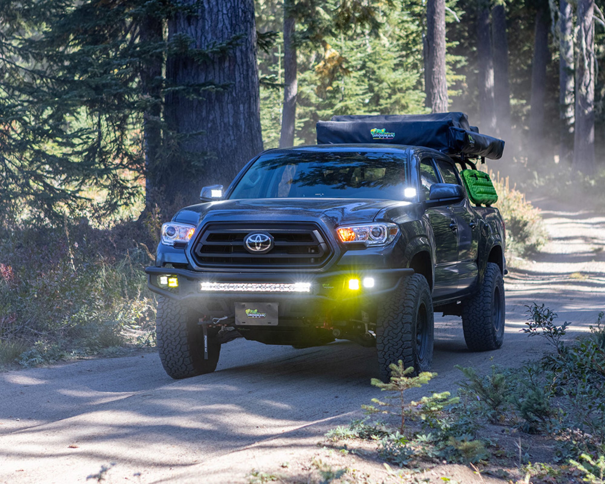 AutoBull Pedane Laterali In Acciaio Per Toyota Tacoma 2005-2023 Doppia/Crew Cab - Design A 2 Scale, Resistenti