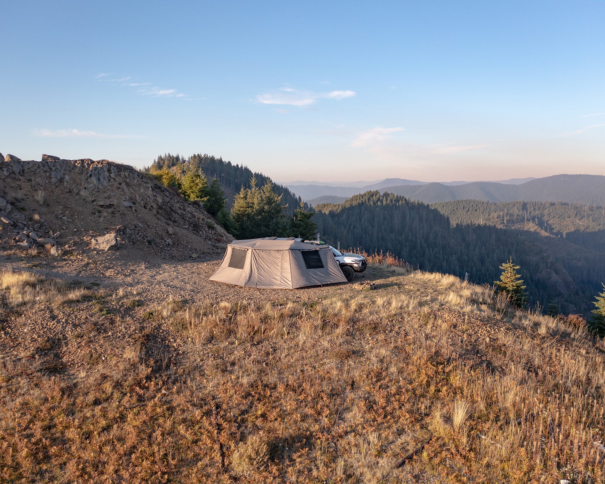 DeltaWing 270° Awning (XL) Wall Kit