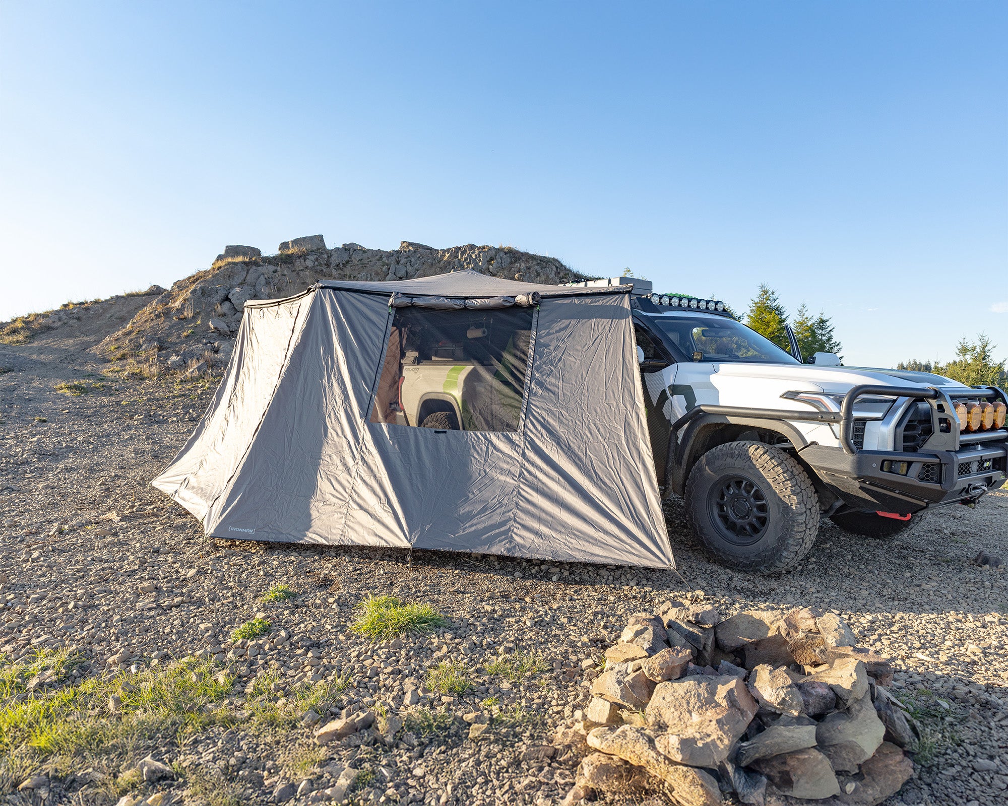 DeltaWing 270° Awning (XL) Wall Kit