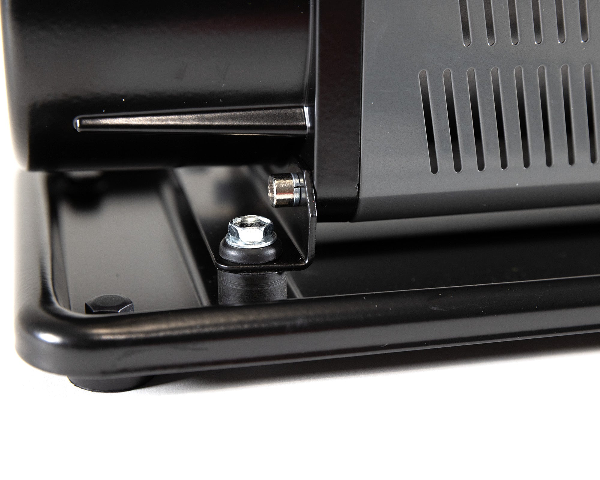 AIR CHAMP PRO 5.65CFM - 12V Heavy Duty Portable Air Compressor